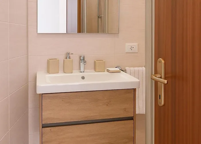 Daire Alpine Window *